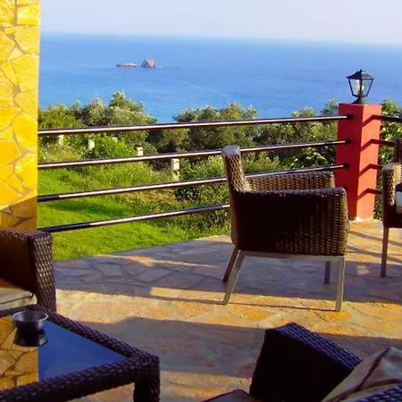 Studio Ideal For An Escape With Swimming Pool On Beach *